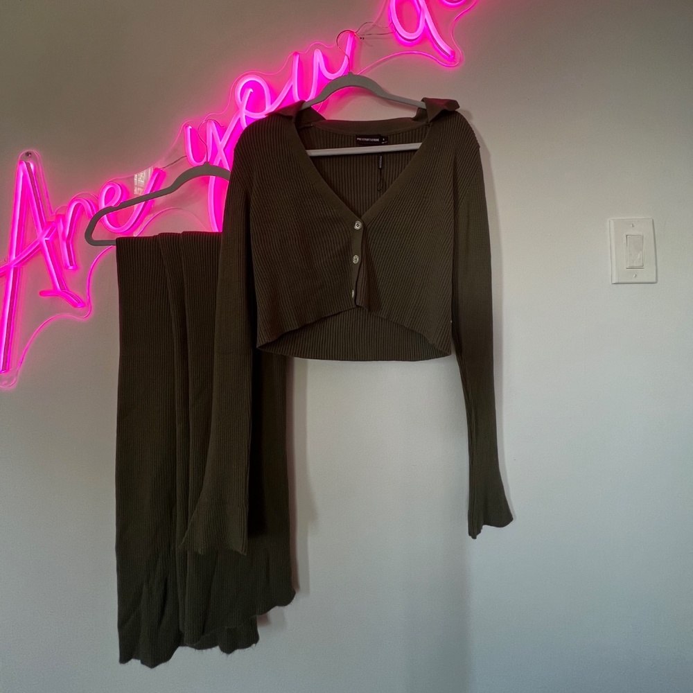 Melisa two set pieces Olive Tops and Pants